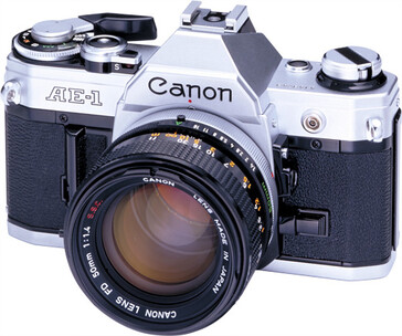 A Canon AE-1 é uma câmera icônica de filme de 35 mm que pode inspirar o próximo corpo retro mirrorless. (Fonte da imagem: Canon)