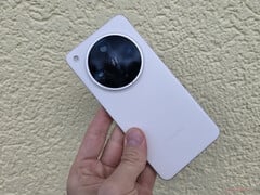 É improvável que a Oppo substitua o Find X8 Ultra, na foto, antes do início de 2026. (Fonte da imagem: Notebookcheck)