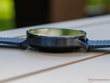 Uma visão lateral do smartwatch