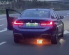 La parte posteriore di una BMW Serie 3 elettrica ha preso fuoco durante un test drive vicino alla città cinese di Zhengzhou (Immagine: CnEVPost)