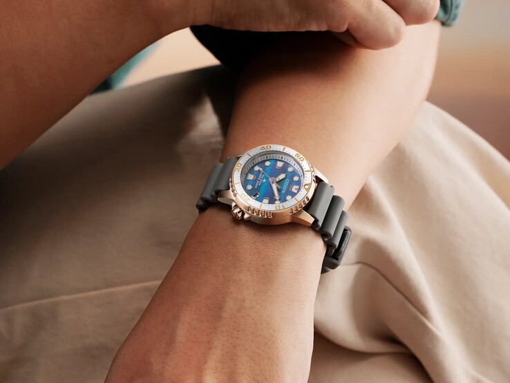 Com 36,5 mm, a caixa oferece uma visão mais compacta do relógio de mergulho moderno.