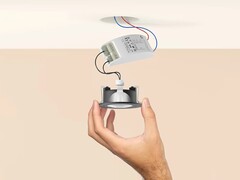 O novo Philips Hue MR16 Transformer foi projetado para alguns dos refletores da marca (foto). (Fonte da imagem: Philips Hue)