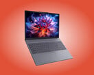O IdeaPad Slim 3i 15IWC11 com acabamento Luna Grey.
