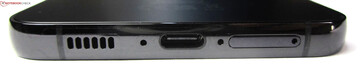 Parte inferior: alto-falante, microfone, USB-C 3.2 Gen.1, Dual SIM