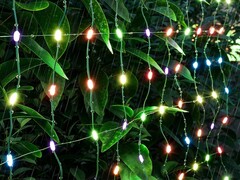 As luzes de rede esféricas da Govee podem ser semelhantes às luzes de rede originais