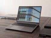 Análise do Asus ExpertBook P5605CAA: Trocando o AMD Ryzen pelo Intel Core Ultra