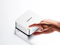 A nova configuração do mini PC apresenta o Ryzen 7 Pro 6850H. Na foto: uma imagem promocional do Maco. (Fonte da imagem: Aoostar - editado)