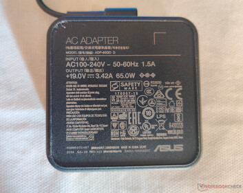 Adaptador de 65 AC