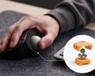 O mouse trackball Elecom Ist Plus (IT10MRS) usa rolos de 5 esferas com atrito reduzido.
