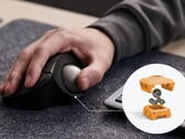O mouse trackball Elecom Ist Plus (IT10MRS) usa rolos de 5 esferas com atrito reduzido.