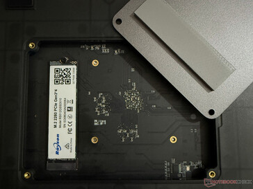 O slot M.2 na parte inferior