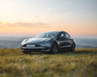 Dezenas de carros Tesla foram invadidos por um pesquisador de segurança. (Fonte da imagem: Martin Katler via Unsplash)