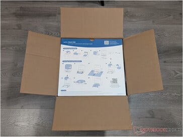 Caixa de varejo para o aspirador robô eufy Omni C28.