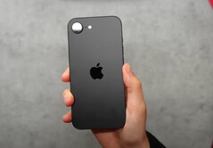 Espera-se que o iPhone SE 4 tenha uma única câmera traseira com um sensor de 48 MP. (Fonte da imagem: Apple)