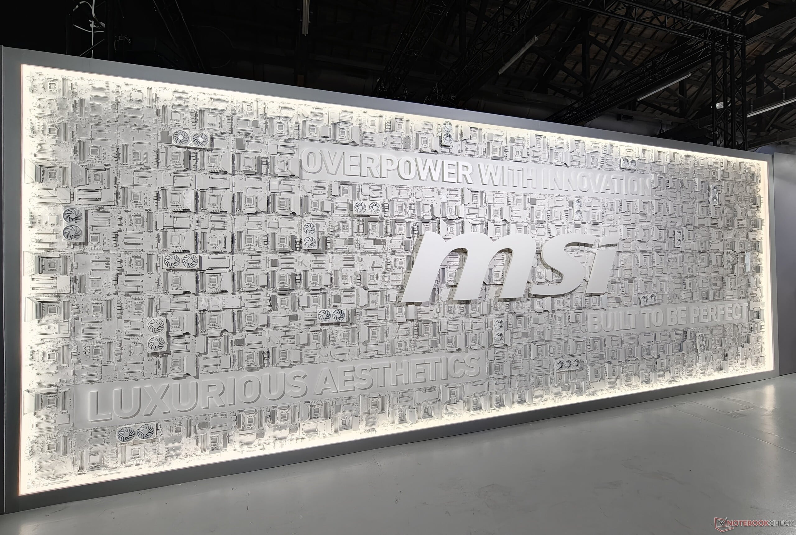A MSI comemorou 40 anos de inovações tecnológicas na Computex 2026