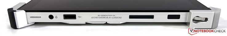 Lado direito: estéreo de 3,5 mm, USB-A 3.2 Gen.1, balancim de volume, botão de alimentação