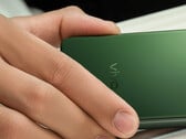 O próximo dobrável da Vivo estará disponível em pelo menos uma opção de cor marcante. (Fonte da imagem: Han Bo Xiao)