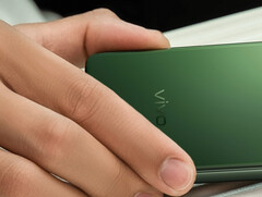 O próximo dobrável da Vivo estará disponível em pelo menos uma opção de cor marcante. (Fonte da imagem: Han Bo Xiao)