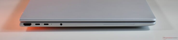 à esquerda: HDMI, 2x Thunderbolt 4, áudio de 3,5 mm