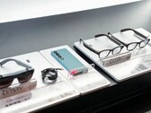 Os óculos da Meizu ao lado de mais de sua tecnologia inteligente. (Fonte da imagem: Meizu)