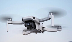 O Mini 2 SE perde a capacidade de 4K do Mini 2 para alcançar uma etiqueta de preço mais barato. (Fonte da imagem: DJI)