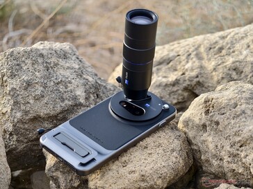 O Vivo X300 Pro com teleconversor Zeiss...