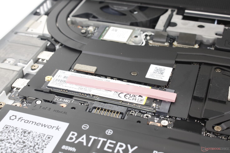 Ao contrário da série LG Gram 16, o Laptop 16 não suporta um SSD secundário interno