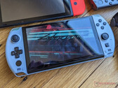 O GPD Win 4 deve operar sem problemas a 60 Hz após a atualização do novo firmware do IC. (Fonte da imagem: NotebookCheck)