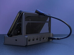 O Asus ROG Bulwark DG300 está posicionado para ser uma estação de acoplamento universal. Na foto: o dock conectado a um telefone. (Fonte da imagem: Asus)