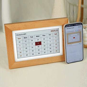 Moldura digital Bigme exibindo um calendário ao lado de um smartphone.