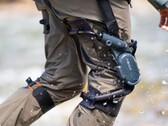 O exoesqueleto de joelho Dnsys Z1 ajuda os caminhantes a compensar a carga de mochilas pesadas. (Fonte da imagem: Dnsys)