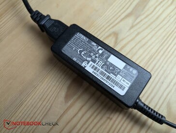 O minúsculo adaptador de CA do Connect 15