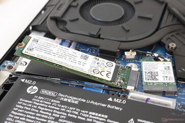 SSD M.2 PCIe4 x4 2280 NVMe primária com blindagem de alumínio removida