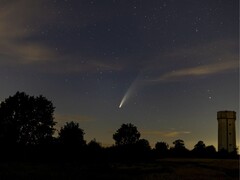 Imagem mostrando o cometa Neowise. (Fonte da imagem: TheOtherKev - Pixabay)