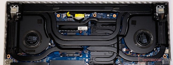 A Scar 16 usa um sistema de resfriamento de sete heatpipe com ventilador triplo e metal líquido na CPU e na GPU