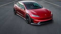 O Tesla Model 3 Performance com Aero Kit de reposição. (Fonte da imagem: Unplugged Performance/X)