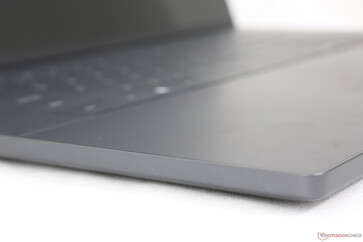 As bordas não são mais afuniladas na frente para um visual mais quadrado