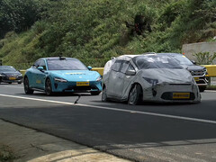 O Xiaomi SU7 não se saiu bem no teste ADAS. (Fonte da imagem: DCarStudio/YT)