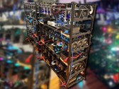 Plataforma de mineração Crypto com placas NVIDIA (imagem: miner69niner/Reddit, editado)