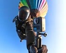 A nova GoPro Max 2 acaba de cair do céu, como pode ser visto nesta imagem teaser oficial (Fonte da imagem: GoPro)