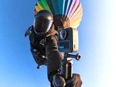 A nova GoPro Max 2 acaba de cair do céu, como pode ser visto nesta imagem teaser oficial (Fonte da imagem: GoPro)
