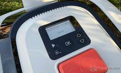 Painel de controle e visor do cortador de grama robótico