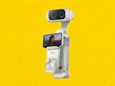 O controle remoto destacável da Insta360 Luna Ultra abriga a tela OLED.