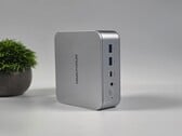 Minisforum M2 mini PC vista das portas frontais