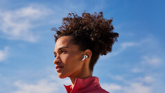 Apple Os AirPods com módulos de câmera serão produzidos em massa em 2026 (fonte da imagem: Apple)