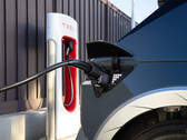 O novo Ioniq 5 pode se conectar diretamente aos Superchargers da Tesla (Fonte da imagem: Hyundai)