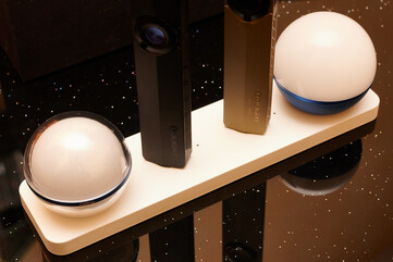 Suporte completo para MCC, tanto via dock ... (Fonte da imagem: Andreas Sebayang/Notebookcheck.com)