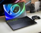 Jogador extremamente rápido, mas comparativamente silencioso - Análise do laptop Razer Blade 18 2025 RTX 5090