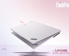 Essas atualizações em Moonlight White chegaram seis meses depois que a Lenovo lançou o ThinkPad X9 Aura Edition nos tamanhos de 14 e 15 polegadas. (Fonte da imagem: Lenovo)