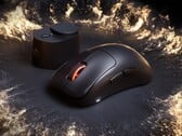 O SteelSeries Rival Pro (mostrado na imagem) tem um formato ergonômico.
